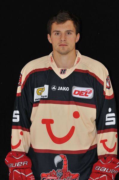 Mannschaft2011   022.jpg - DEL Club Hannover Scorpions Hannover Team 2011-2012Patrick Buzas Stürmer Nr. 12